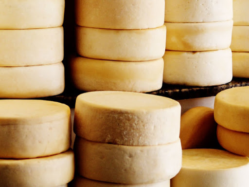 A polêmica que envolve os queijos artesanais